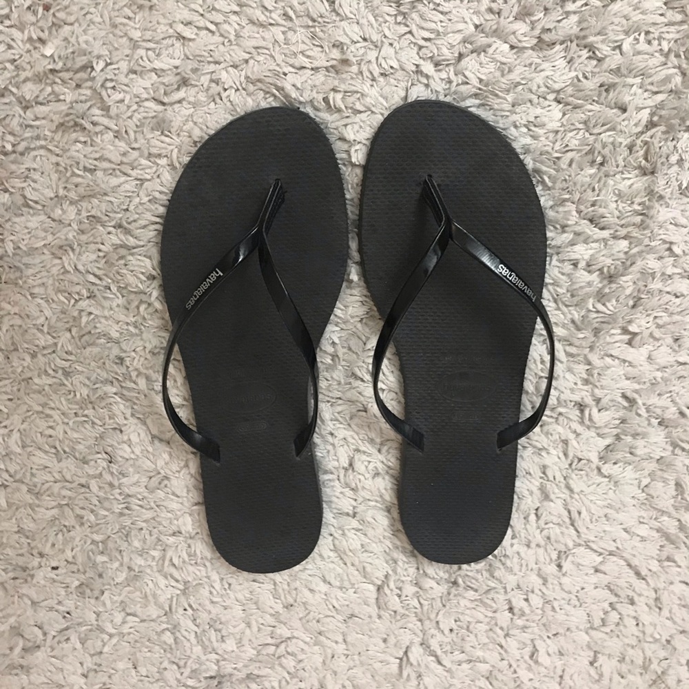 WORN ONCE Havaianas Black Flip Flops